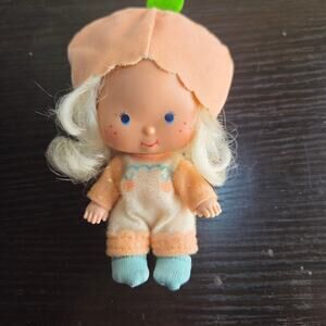 Vintage 1980s Strawberry Shortcake Apricot Doll with Full Outfit